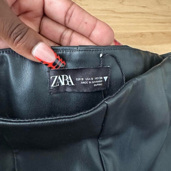 Black Zara mid rise faux leather pants - Picture 8 of 8